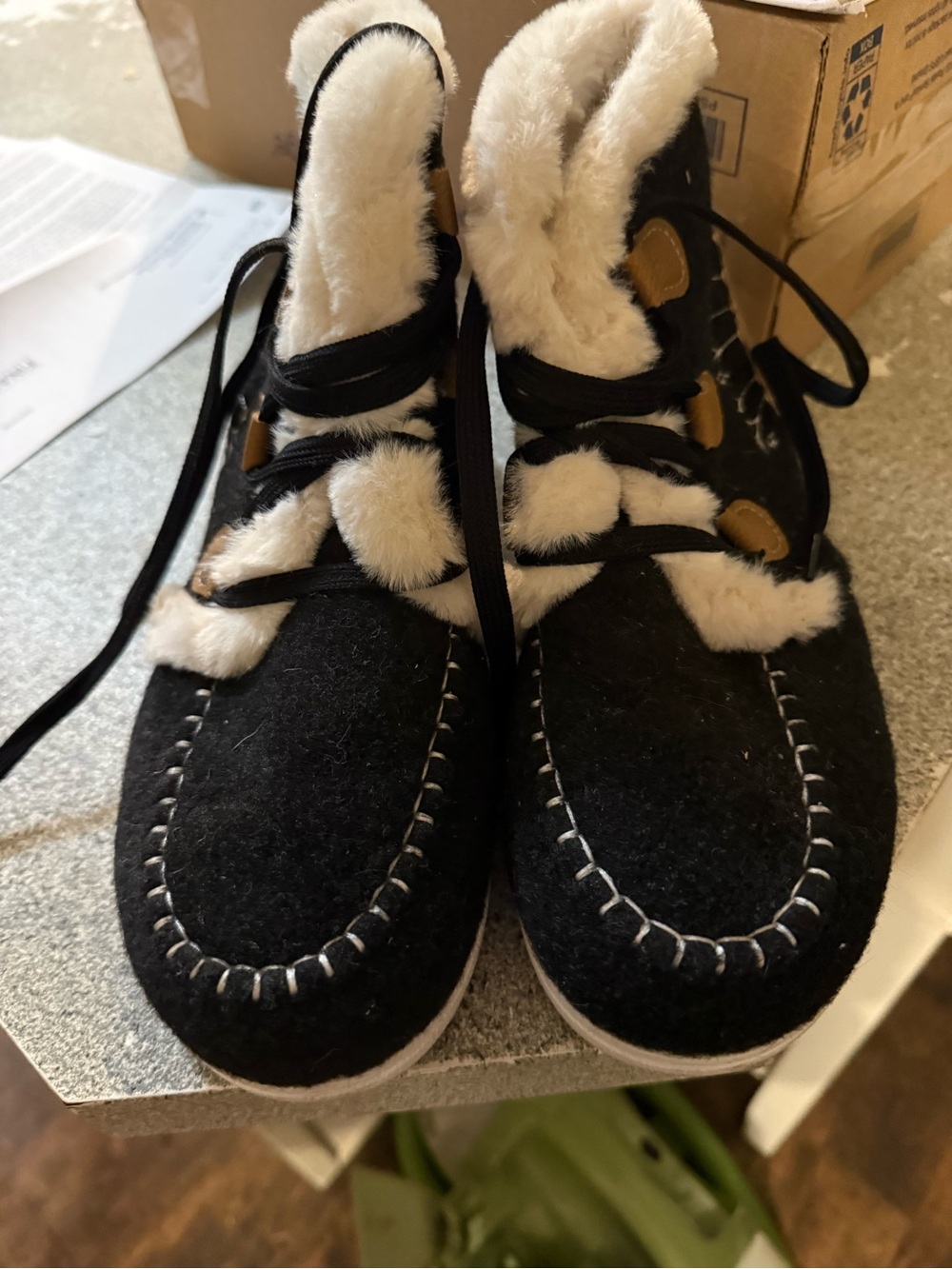 Women's Black Faux-Fur Trim Moccasin Shoes